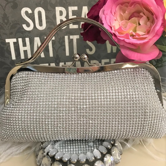 Wedding White - Picture 2 of 4